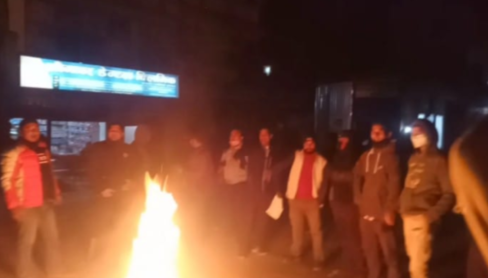 संसद विघटन विरुद्ध सल्यानमा मशाल जुलुस