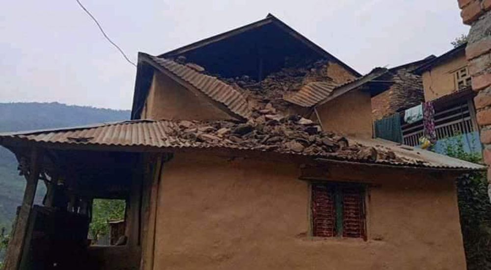 लमजुङमा भूकम्पका थप दुई पराकम्प महशुस, १२ घर भत्कँदा ४ जना घाइते