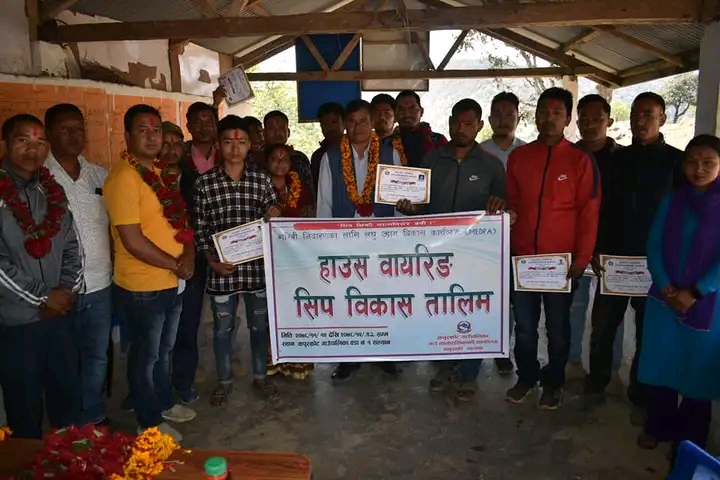 गाउँमै वायरिङ तालिम सिकेपछि  युवाहरुमा दक्षता
