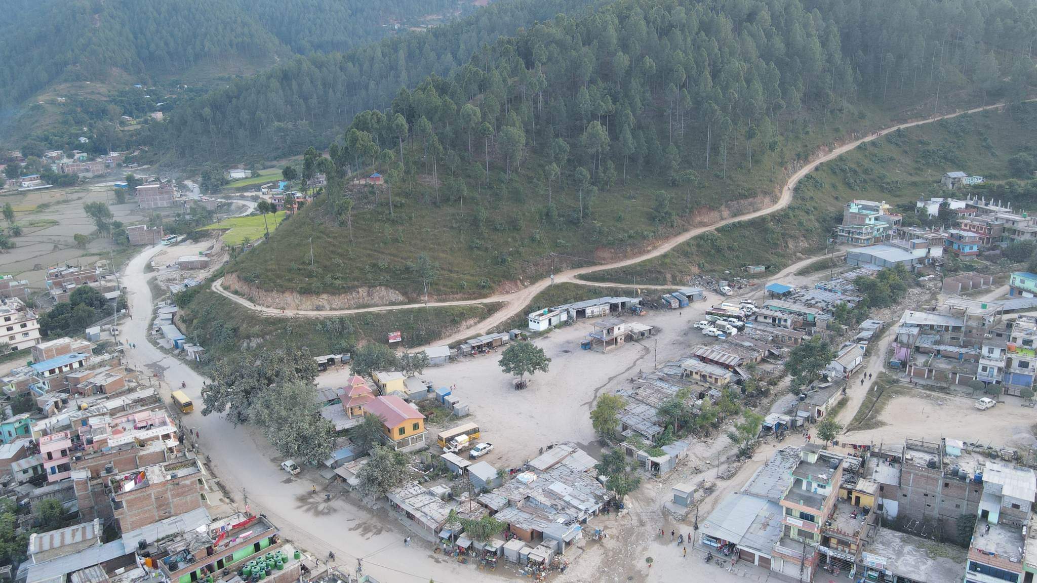 सल्यानको श्रीनगर बसपार्क एरिया भित्र एलानी जग्गामा रहेका घर टहराहरु हटाउन नगरपालिकाको आग्रह