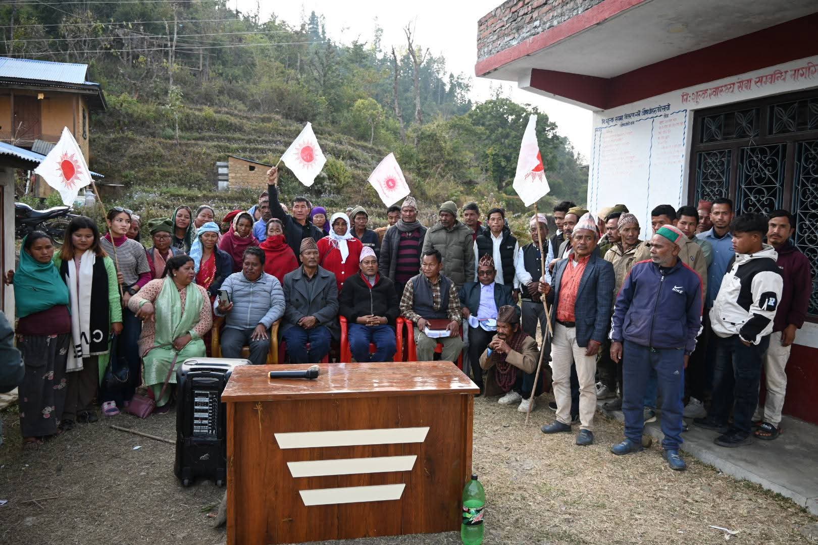 कालिमाटीका गाउँबस्तीमा एमाले उम्मेदवार शाह, चुनावी अभियानमा उत्साह